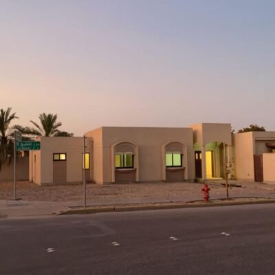 دور أرضي 907م زاوية بحي الخليج 🏡 موقع استراتيجي