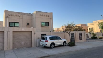 فيلا بيوت الهيئة الملكية (بناء أزميل) – تايب B2 – زاوية على شارعين – حي جلموده – 479م