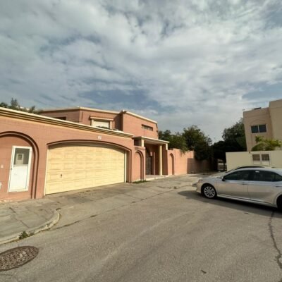 فيلا فاخرة على هيئة قصر – حي الفردوس – مساحة 1102م – واجهتين – جاهزة للسكن