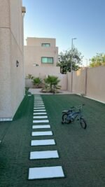 ⁦فيلا بيوت الهيئة الملكية (بناء أزميل) – تايب B2 – زاوية على شارعين – حي جلموده – 479م⁩ - الصورة ⁦5⁩