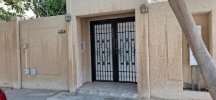 فيلا فاخرة بيوت الهيئة B2 للبيع بدارين – تشطيب راقٍ مساحة 507م