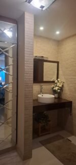 ⁦فيلا فاخرة بيوت الهيئة B2 للبيع بدارين – تشطيب راقٍ مساحة 507م⁩ - الصورة ⁦6⁩