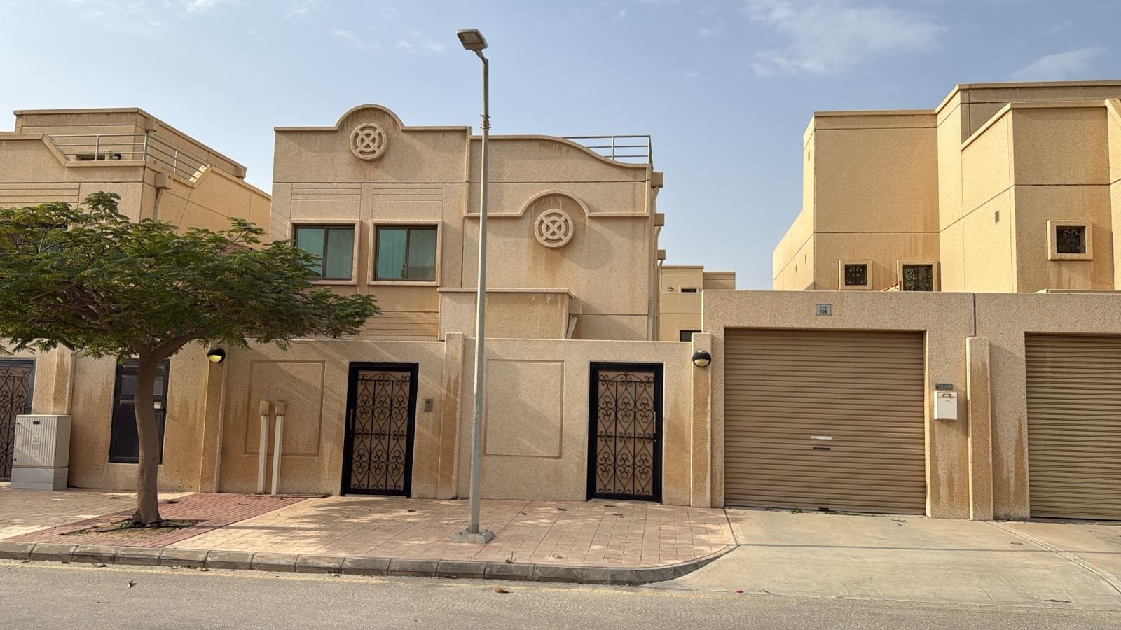 فيلا للبيع في جلموده – مساحة 480 م بيوت الهيئة أزميل A2 | مؤجرة سابك فيلا للبيع في جلموده – مساحة 480 م بيوت الهيئة أزميل A2 | مؤجرة سابك