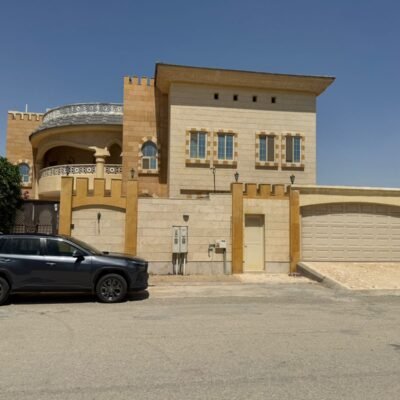 فيلا فاخرة–مطلة على البحر–للبيع–الخبر–حي إشبيليا الجنوبية–مساحة 750م