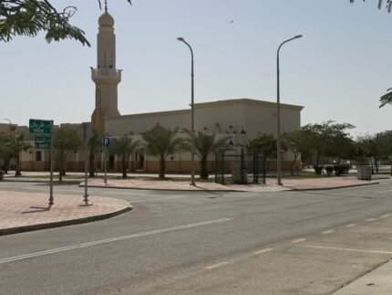 فيلا للبيع في جلموده – بيوت الهيئة أزميل A1 جار المسجد_مساحة 458م