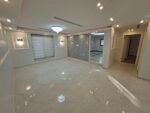 ⁦فيلا بتروكيميا للبيع في الفناتير بمساحة 535م | زاوية شارعين | تصميم مميز وحديقة داخلية⁩ - الصورة ⁦22⁩