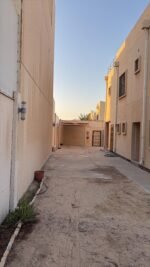 فيلا الهيئة الملكية A2 للبيع في جلموده بمساحة 502م | راس بلوك ثلاث شوارع | مجلس خارجي - الصورة 6