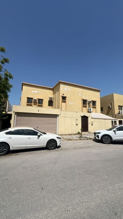 عقار استثماري للبيع في حي الأندلس بمساحة 400م | دورين مفصولين | مؤجر حتى نهاية 2026