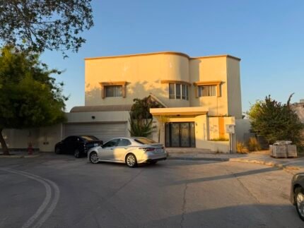 فيلا فاخرة بمساحة 383م² | الجبيل الصناعية – محلة الفاروق الجنوبية (النور)