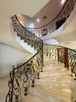 فيلا فاخرة بمساحة 383م² | الجبيل الصناعية – محلة الفاروق الجنوبية (النور)
