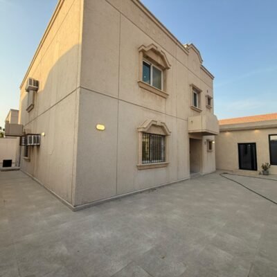 فيلا فاخرة بمساحة 638م² للبيع | الجبيل الصناعية – حي دارين